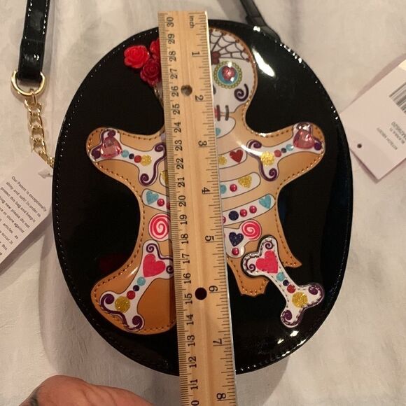 Betsey Johnson Kitsch Sugar Skull Ginger Bread Man Crossbody Handbag Shiny - Picture 14 of 16
